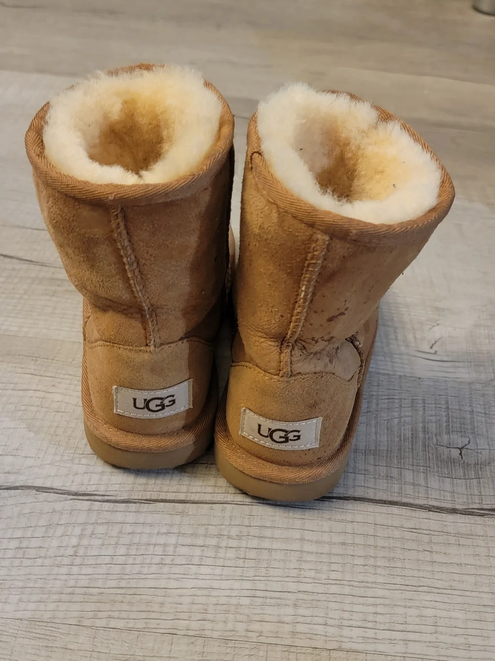 UGG Kids Classic Short Shearling Boots - Chestnut